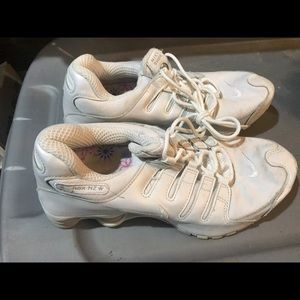 Nike shocks size 9.5